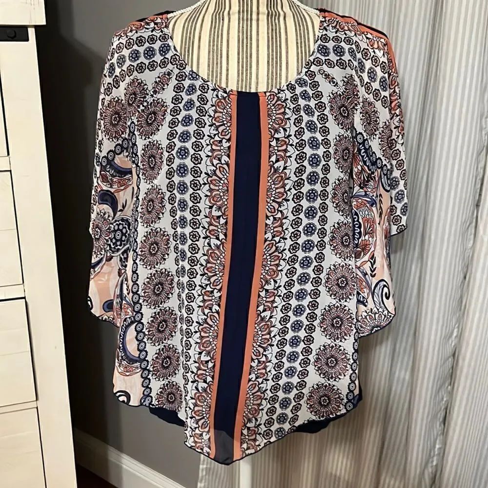 AB studio. Size small. Blue/pink top